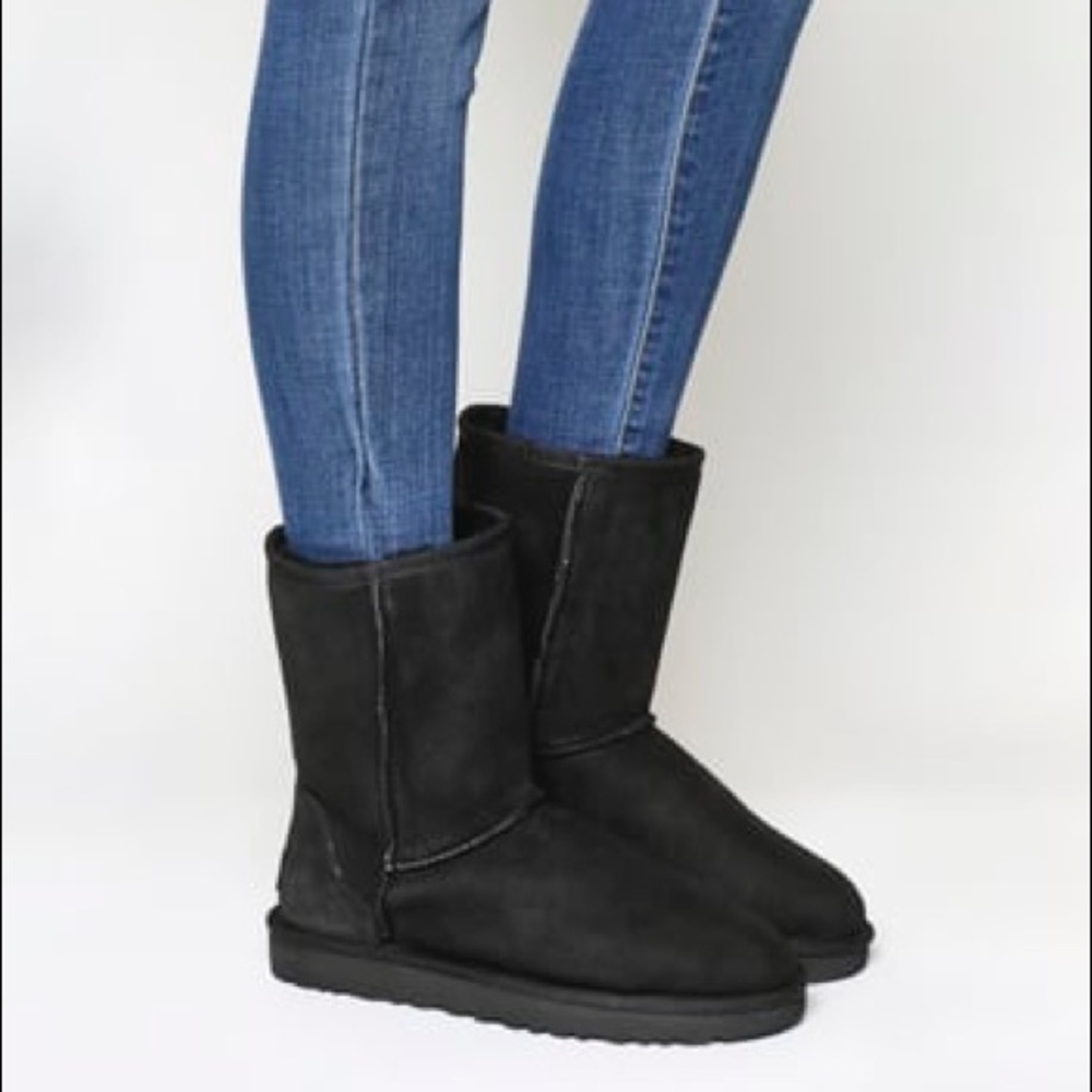 UGG Classic Short Boot